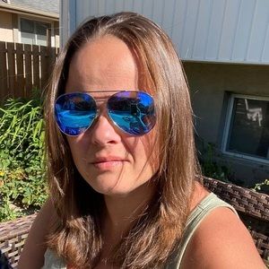 Meet your Posher, Mandi-jo